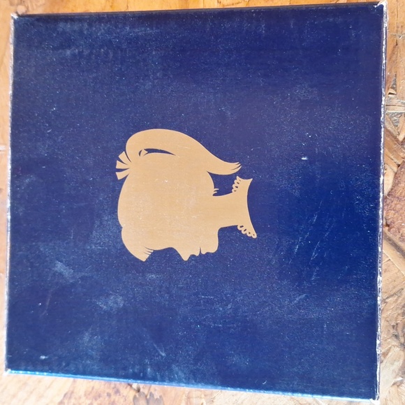 Bing & Grondahl 1996 small plate with children & chickens - Picture 3 of 7